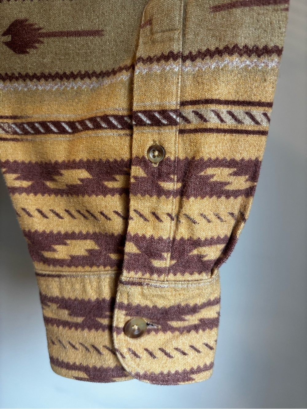 Cabela’s Vintage Southwestern Aztec Button Down Shirt Men’s XL - Picture 7 of 7